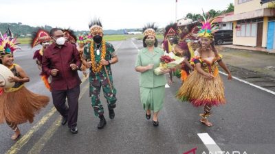 panglima-kodam-xviiikasuari-mayjen-tni-gabriel-lema-bersama-vnwd
