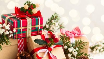 berbagai-ide-menarik-yang-bisa-dicoba-untuk-membungkus-kado-natalfoto-thequintcom_169