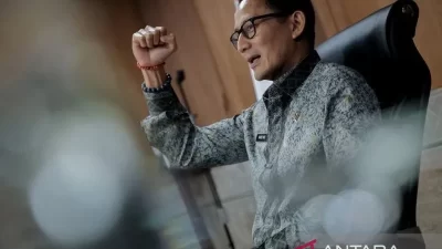 F-SANDIAGA UNO