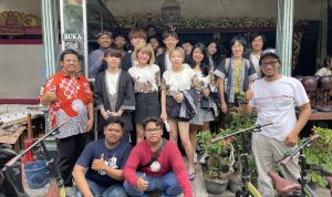 Mahasiswa FEB UKSW Ikuti Pengenalan Sejarah Jawa dan Workshop Budaya Jawa Tengah di Yogyakarta bersama mahasiswa Keio University, Jepang.