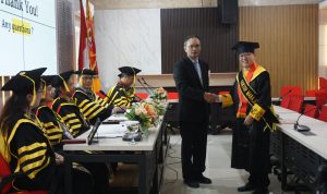 Andreas Kiky meraih meraih gelar doktornya pada gelaran Yudisium Doktor Manajemen FEB UKSW, Rabu (05-06-2024).
