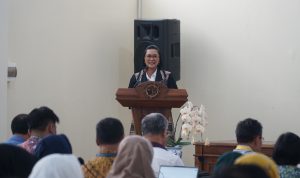 Sambutan Rektor Intiyas dalam sosialisasi penyamaan presepsi pemantauan akreditasi dan peraturan terkini BAN-PT di Grha Kartini UKSW, Rabu (05-06-2024).