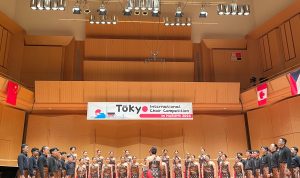 Voice of SWCU berhasil membawa pulang piala Gold Prize dalam kompetisi Tokyo International Choir Competition (TICC) 2024, baru-baru ini. (2)