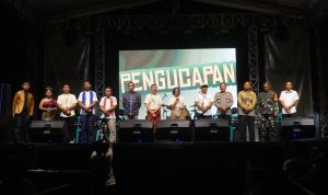 Rektor UKSW Profesor Intiyas Utami bersamaan dengan menutup acara IICF 2025, turut menyampaikan rasa bangga dan berterima kasih. (2)
