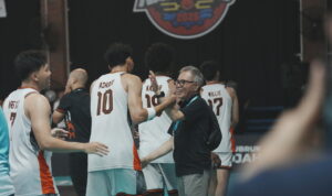 Pimpinan UKSW ikut memberikan dukungan langsung bagi tim basket putra dan putri yang berlaga di ajang Basketball Campus League The National 2026