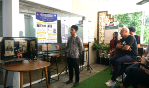 Potret mahasiswa Program Studi Sarjana Terapan Destinasi Pariwisata (Despar) Universitas Kristen Satya Wacana (UKSW) saat mempresentasikan hasil karya Tugas Talenta Unggul (TTU).