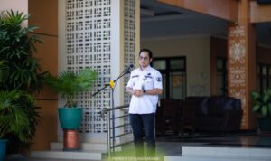 Prof Jefri Bale Rektor Undana