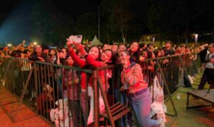 Rektor UKSW saat hadir menyapa mahasiswa baru yang datang pada acara Welcome Party 2026.jpg